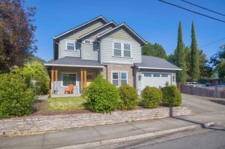 965 NE 10th Street, Grants Pass, OR 97526
