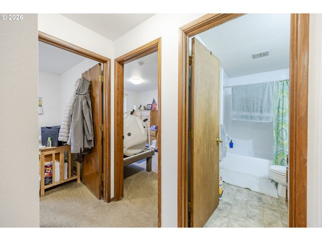 2209 CAL YOUNG Rd, Eugene, OR 97401