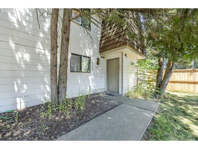 2209 CAL YOUNG Rd, Eugene, OR 97401