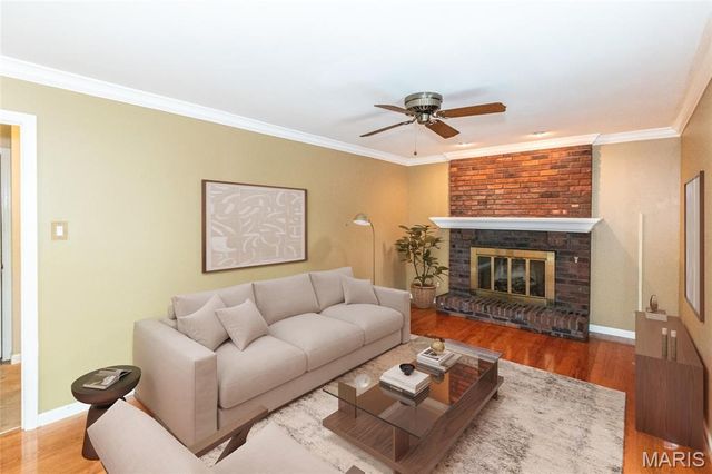 6564 Suson Woods Drive, St Louis, MO 63128