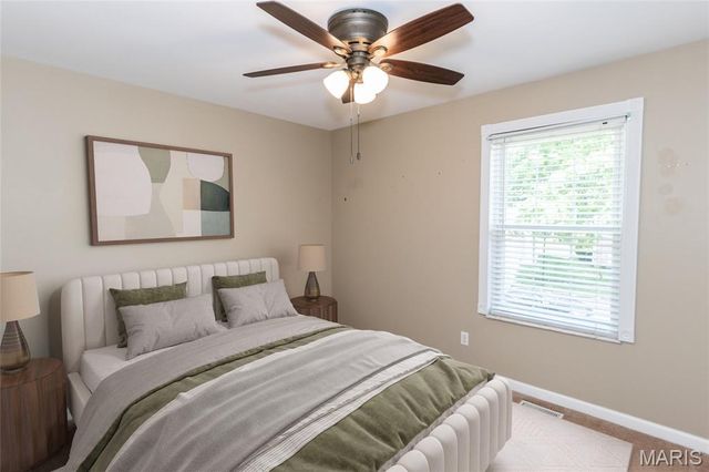 6564 Suson Woods Drive, St Louis, MO 63128