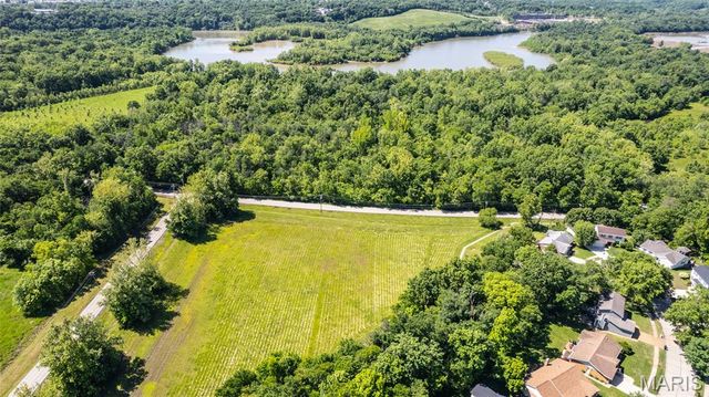 6564 Suson Woods Drive, St Louis, MO 63128