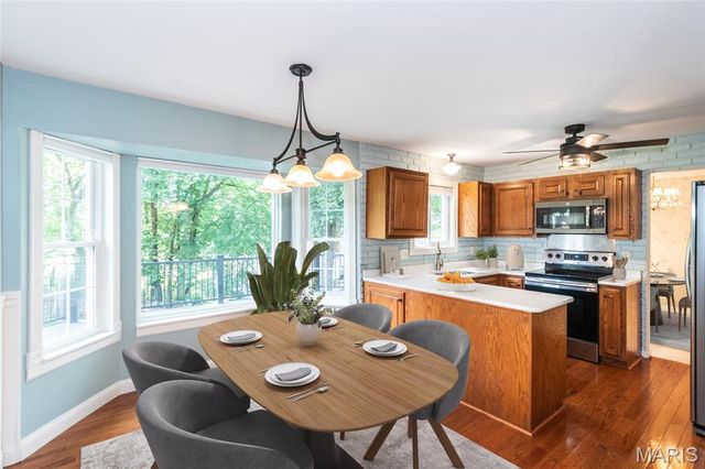 6564 Suson Woods Drive, St Louis, MO 63128