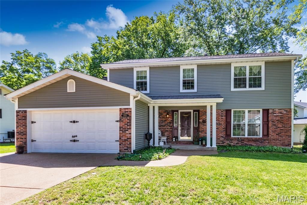 6564 Suson Woods Drive, St Louis, MO 63128