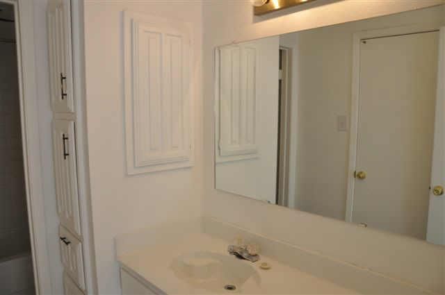 2610 Lakehill Lane 4D, Carrollton, TX 75006