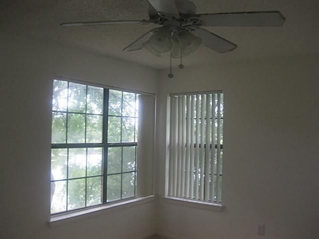 2610 Lakehill Lane 4D, Carrollton, TX 75006
