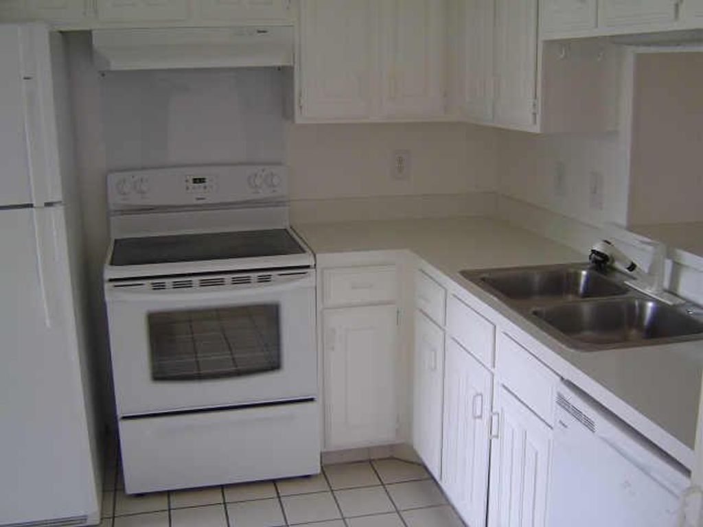 2610 Lakehill Lane 4D, Carrollton, TX 75006