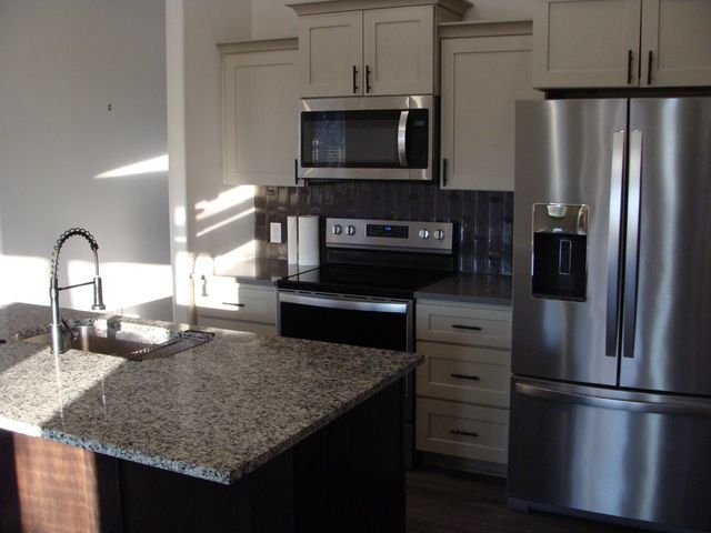 1815 S Teakwood Ct, Wichita, KS 67230