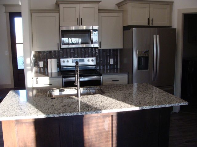 1815 S Teakwood Ct, Wichita, KS 67230