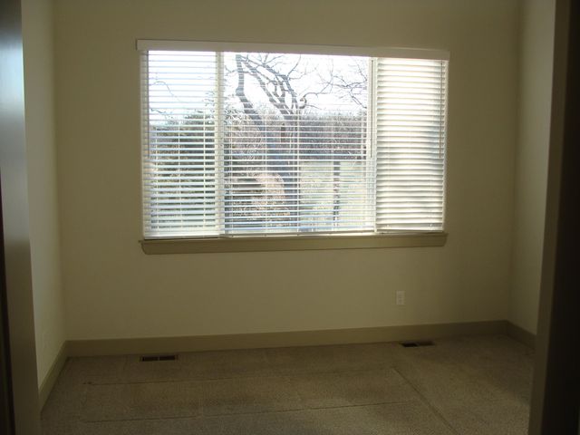 1815 S Teakwood Ct, Wichita, KS 67230