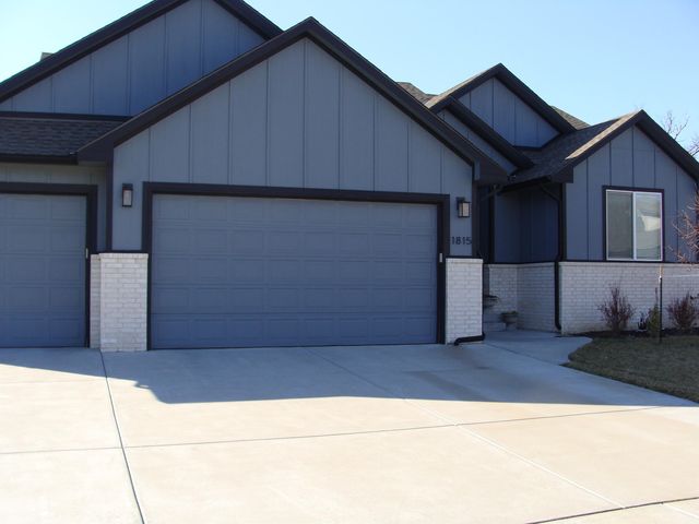 1815 S Teakwood Ct, Wichita, KS 67230