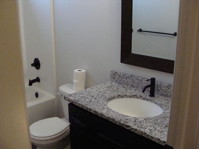 1815 S Teakwood Ct, Wichita, KS 67230