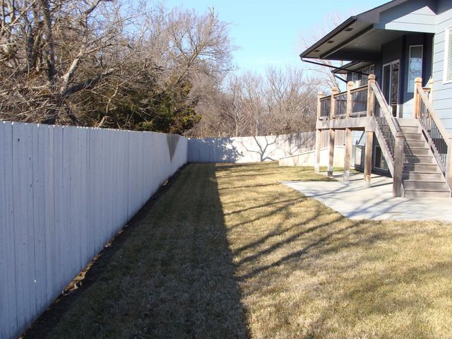 1815 S Teakwood Ct, Wichita, KS 67230