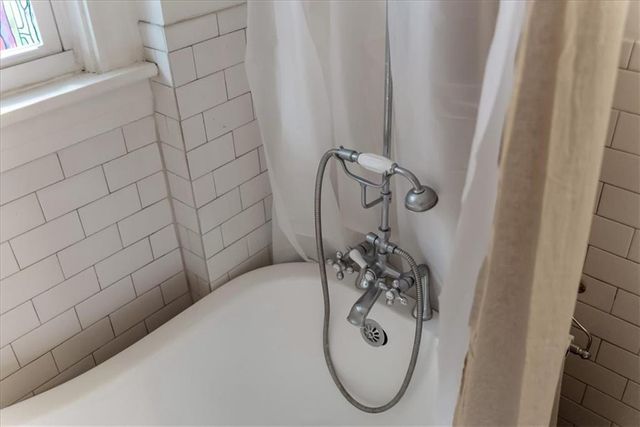 3709 Walnut Street, Kansas City, MO 64111