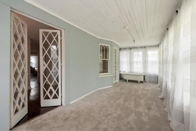 3709 Walnut Street, Kansas City, MO 64111