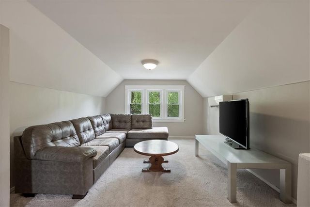 3709 Walnut Street, Kansas City, MO 64111