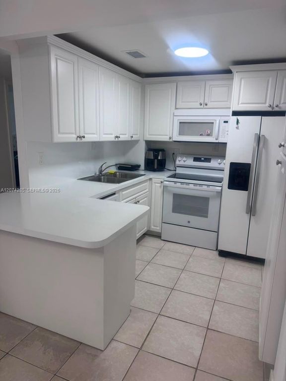 1913 S Ocean Drive 422, Hallandale Beach, FL 33009