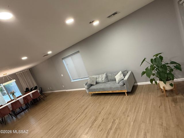 4044 E Wading Duck Court, Tucson, AZ 85712