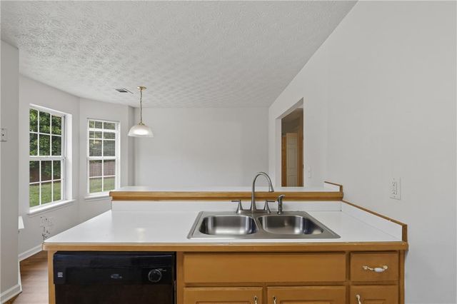 30 Hunters Trace, Covington, GA 30014