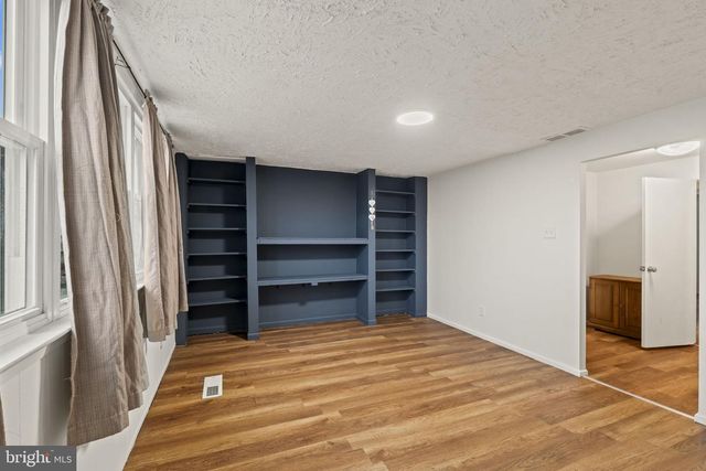 4270 LAWNSIDE RD, Philadelphia, PA 19154