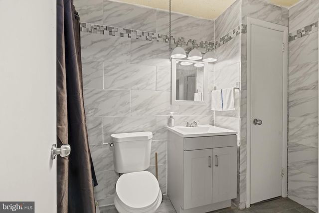 4270 LAWNSIDE RD, Philadelphia, PA 19154