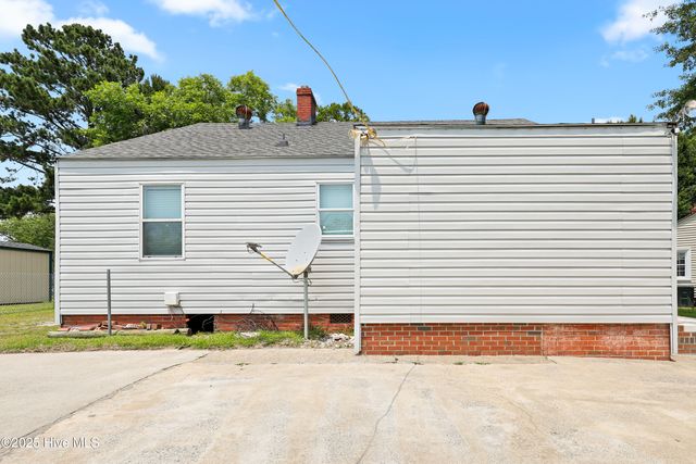 214 Arlington Circle, Greenville, NC 27834