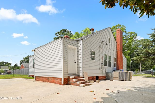 214 Arlington Circle, Greenville, NC 27834