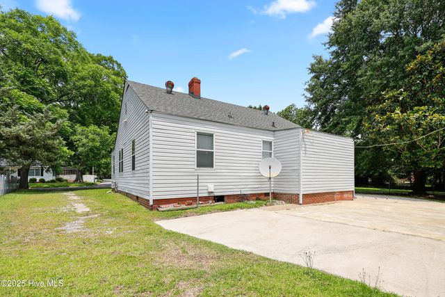 214 Arlington Circle, Greenville, NC 27834