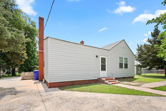 214 Arlington Circle, Greenville, NC 27834