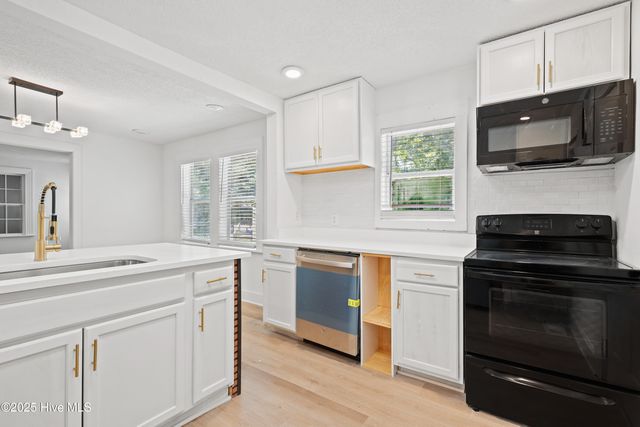 214 Arlington Circle, Greenville, NC 27834