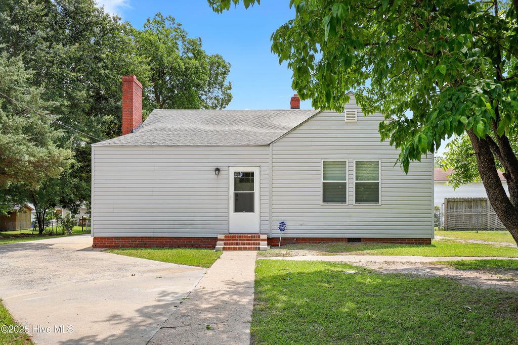 214 Arlington Circle, Greenville, NC 27834