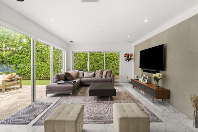 721 Bird Rd, Coral Gables, FL 33146