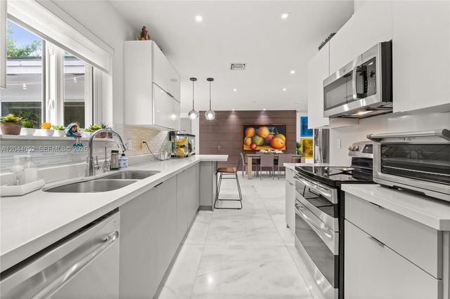 721 Bird Rd, Coral Gables, FL 33146