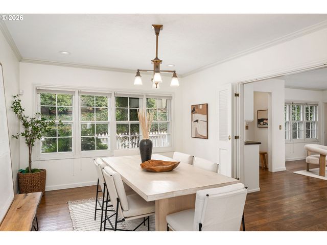 2695 Sw MONTGOMERY Dr, Portland, OR 97201