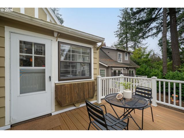 2695 Sw MONTGOMERY Dr, Portland, OR 97201