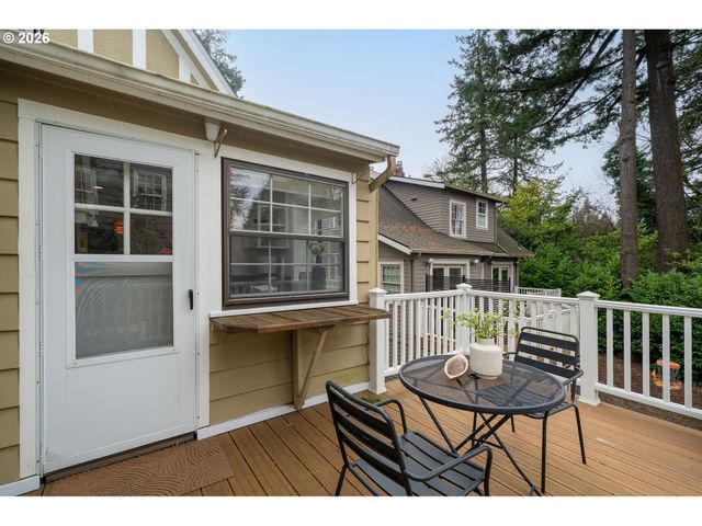 2695 Sw MONTGOMERY Dr, Portland, OR 97201