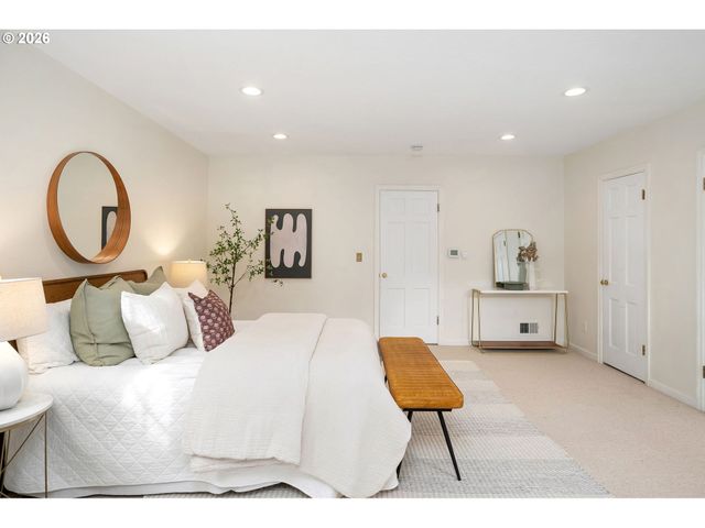 2695 Sw MONTGOMERY Dr, Portland, OR 97201