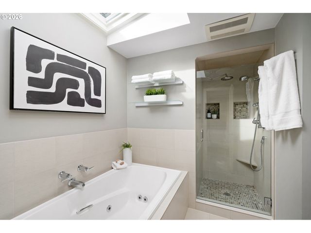 2695 Sw MONTGOMERY Dr, Portland, OR 97201