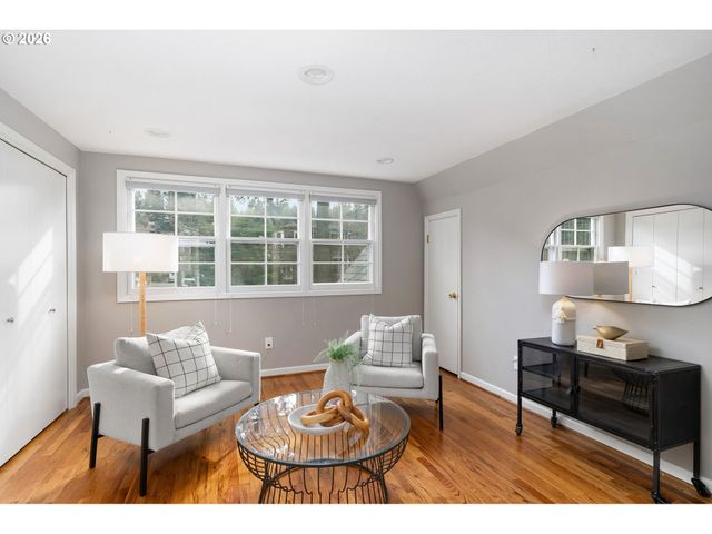 2695 Sw MONTGOMERY Dr, Portland, OR 97201