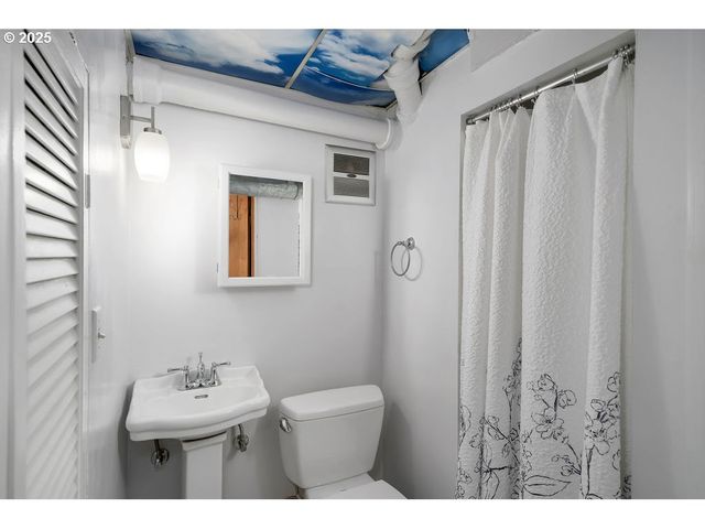 2695 Sw MONTGOMERY Dr, Portland, OR 97201