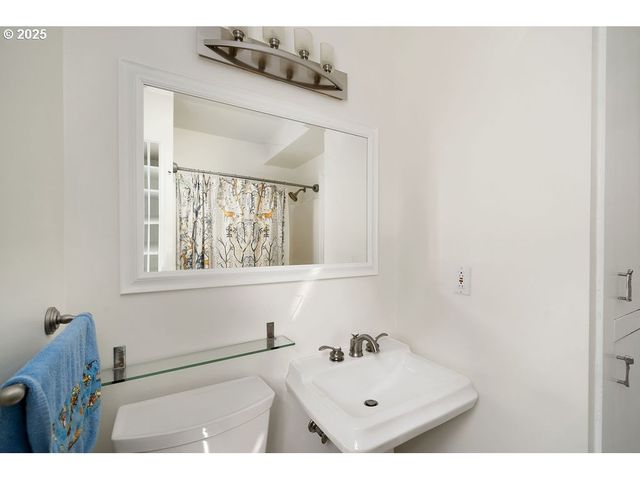 2695 Sw MONTGOMERY Dr, Portland, OR 97201