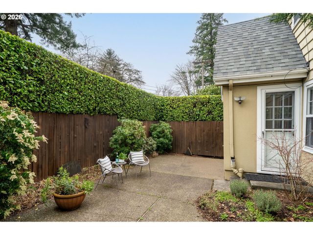 2695 Sw MONTGOMERY Dr, Portland, OR 97201