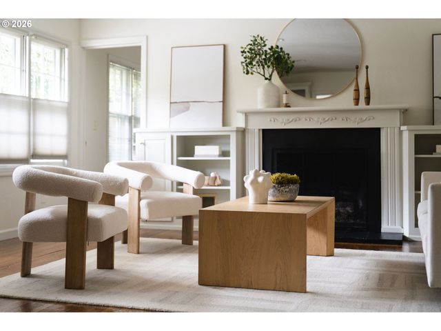 2695 Sw MONTGOMERY Dr, Portland, OR 97201