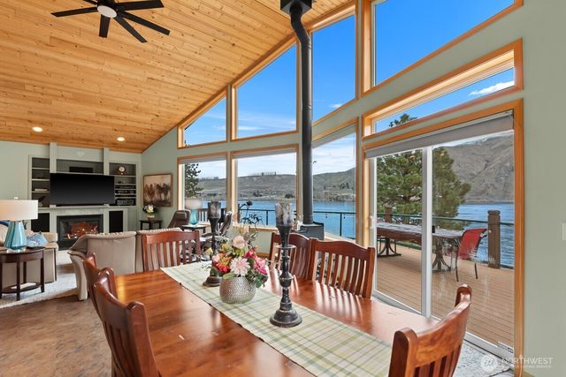 15107 N Lakeshore Drive, Entiat, WA 98822