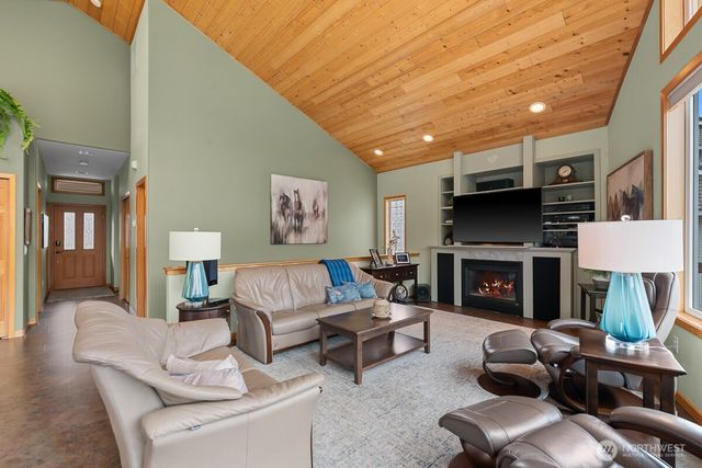 15107 N Lakeshore Drive, Entiat, WA 98822