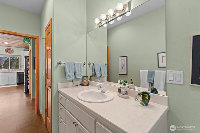 15107 N Lakeshore Drive, Entiat, WA 98822