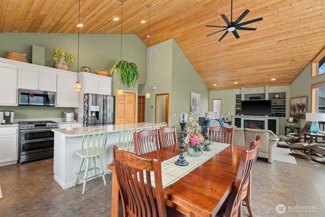 15107 N Lakeshore Drive, Entiat, WA 98822