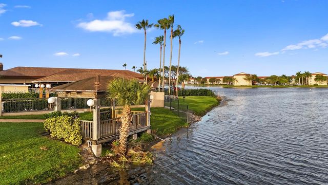 151 SW 134th Way 206N, Pembroke Pines, FL 33027