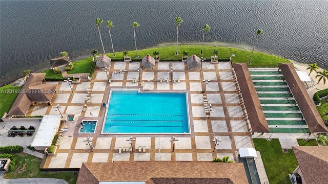 151 SW 134th Way 206N, Pembroke Pines, FL 33027