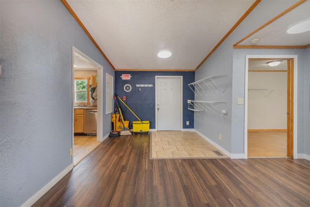 9284 M-35, Gladstone, MI 49837